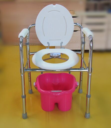 トイレチェア　折りたたみ　スチール製