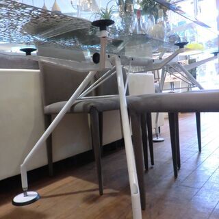 【中古美品】自社配送＆設置可能　テクノ Tecno ノモス Nomos ダイニングテーブル ＆　イデア　ダイニングチェア　５点セット　ガラス天板 イタリアモダン