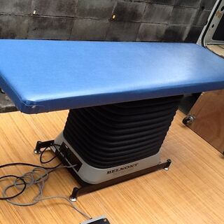 長さ190㎝ 診察台 電動昇降Mベッド タカラベルモント EX-2V 1台入荷 長さ190㎝ 診察台 電動昇降Mベッド タカラベルモント EX-2V 1台