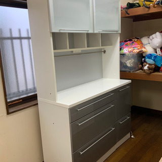 高級家具　MK マエダ　Blum 製　ブルモーション機能搭載　キッチン棚　キッチン収納　食器棚　3分割になります^ - ^