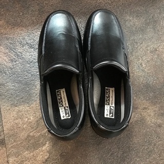 黒の防水靴 
