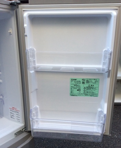 【RKGRE-438】特価！三菱/146L 2ドア冷凍冷蔵庫/MR-P15A-S/中古品/2017年製/当社より近隣無料配達！