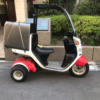 屋根付き、原付登録をしたバイク