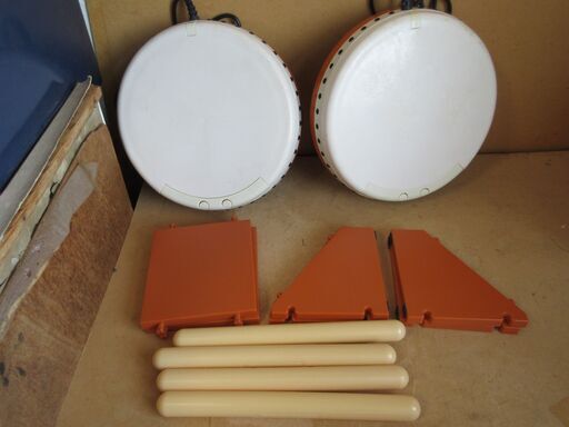 Ps2 ナムコ Namco 太鼓の達人 ゴーゴー5代目 タタコン2個セット 叩いて叩いて叩きまくれ ロボコン 港南台のテレビゲーム Ps2 の中古あげます 譲ります ジモティーで不用品の処分