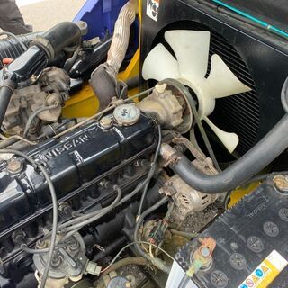 KOMATSU 2tフォークリフト FG20C-12 シート新品！ ノーパンクタイヤ！