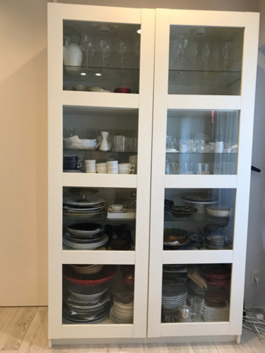 成約済 Ikea白い食器棚 本棚 引取日9 5 9 6限定 フラワー 川崎の収納家具 食器棚 キッチン収納 の中古あげます 譲ります ジモティーで不用品の処分