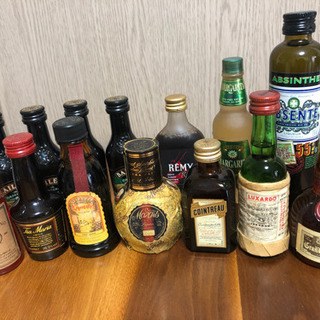 ミニチュアボトルたくさん。