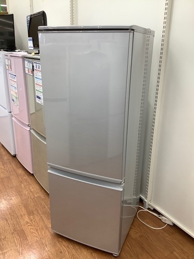 SHARPの2ドア冷蔵庫のご紹介です。