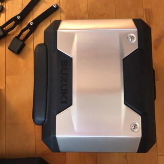 vストローム250 純正パニアケース、取り付けアタッチメントセット