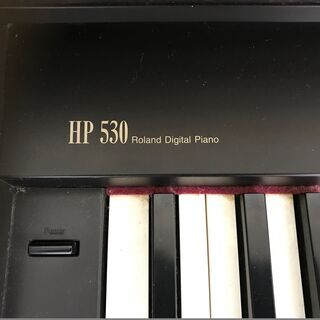 ローランド！！！　電子ピアノ　イス付き　２３曲のデモ曲内蔵モデル！！　２５，０００円（税別）
