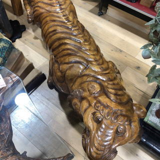 チャンス　お値下げ中‼︎   大型　虎　置物　迫力　木彫り