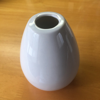 陶器製　一輪挿し　花瓶　ホワイト