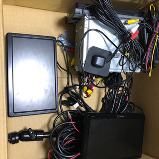 多少の値下げ交渉可能　KENWOOD 9インチナビ　9インチリアモニター　ミラーリング