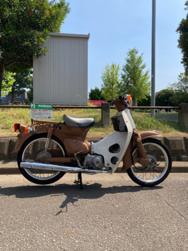 ホンダ カブ 通勤や買い物に便利なバイクです。