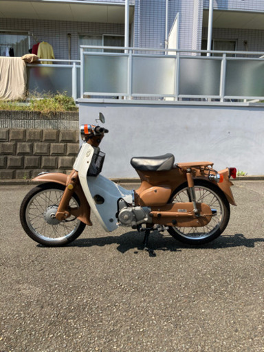 ホンダ カブ 通勤や買い物に便利なバイクです。