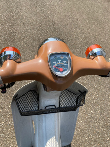 ホンダ カブ 通勤や買い物に便利なバイクです。