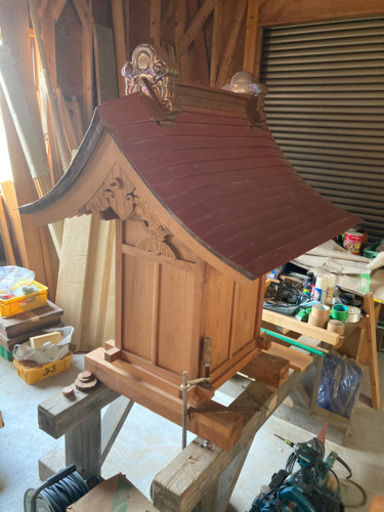 祠　屋根だけでも10万円以上かかってます