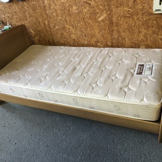 A２７０５　シングルベッド   シンプル