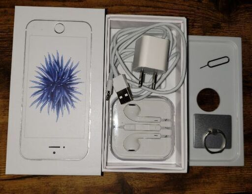 Apple - ほとんど未使用のiPhoneSE(第1世代)SIMフリー128GBおまけ付き ほとんど未使用のiPhoneSE(第1世代)SIMフリー128GBおまけ付き