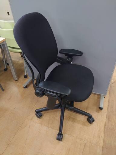 店舗同時販売中】Steelcase｜スチールケース リープチェア TB117【店頭