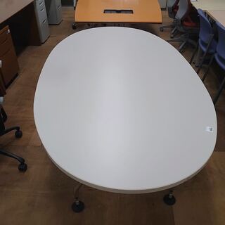 【店舗同時販売中】Vitra｜ヴィトラ　ADｰOC｜アドホック　オーバルテーブル【店頭ご来店購入限定】