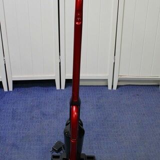 中古】東芝 サイクロン式コードレススティッククリーナー サテンレッド