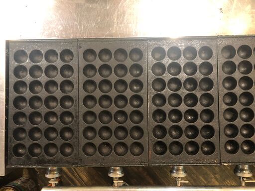 業務用】台付き たこ焼き器 5連 28穴×5 都市ガス - たこ焼き器 