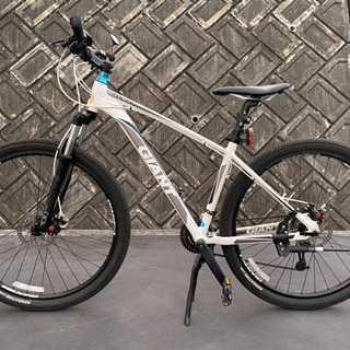 安価 GIANT Talon ホワイト 29インチ MTB 本州のみ送料込み 自転車本体