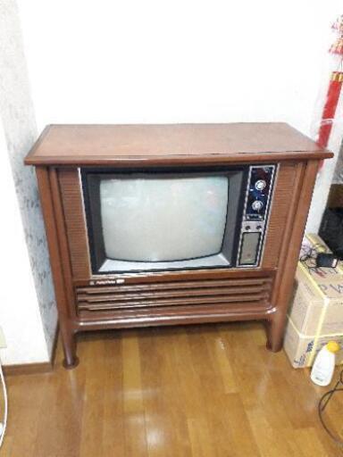 家具調テレビ22型