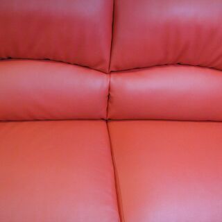 フェイクレザー張り　２人掛けソファ　レッド　オットマン付き　ラブソファ　カウチソファ　合成皮革　スツール