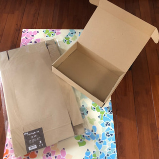 ギフトBOX 10箱＆包装紙15枚　(新品未使用)
