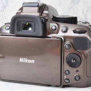 極上●超希少なブロンズ●Wi-Fi転送●簡単自撮り●ニコン D5200 安心のゆうパック代引き発送！送料、代引き手数料無料！ 極上○超希少なブロンズ○Wi-Fi転送○簡単自撮り○ニコン