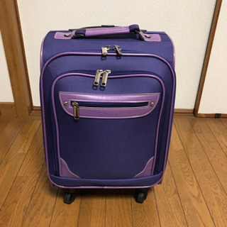 スーツケース　1泊2日サイズ　紫色　幅310、奥行220、高さ480