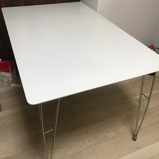 ニトリ　ホワイト  テーブル　机　無料！