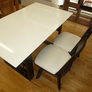 ニトリ☆伸長ダイニングテーブル4点セット☆テーブル＋椅子2脚＋ベンチ