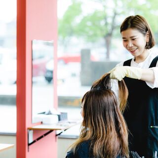 【残業なし・急なお休み対応可能・ブランクOK・ノルマなし】ヘアカ...