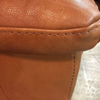 革張り３人掛けソファ