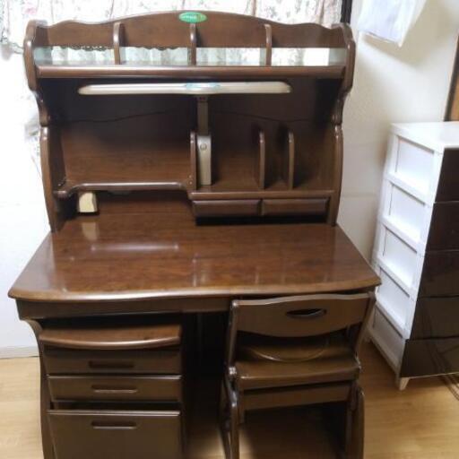 中古学習机セット学習机。キャビネット。椅子