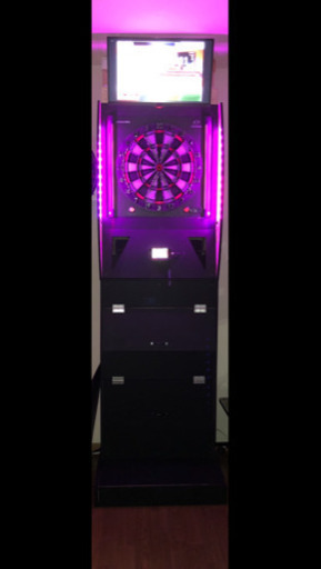 ダーツライブ200sとブリッツァーダーツ台 DARTSLIVE 200sレビュー。BRITZERのラックを使った設置方法や音