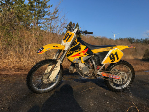 rm125 2000年式？　モトクロッサー 125ストローク火曜日//このRMXNUMXはリハビリから出てきました