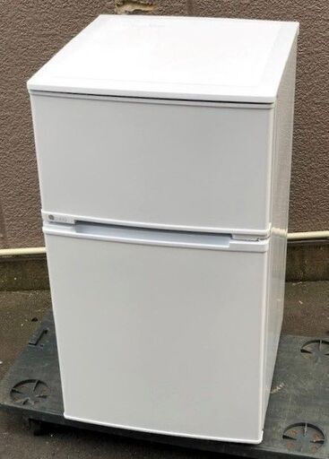 ⑲-M【6ヶ月保証付・税込】18年製 美品 ユーイング 90L 2ドア冷蔵庫 UR-D90J 【PayPay使えます】