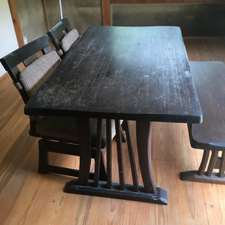 ☆ダイニングテーブルと椅子のセット