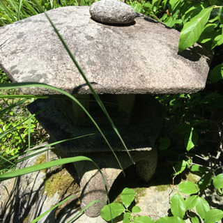 趣きのある雪見灯篭 大津市