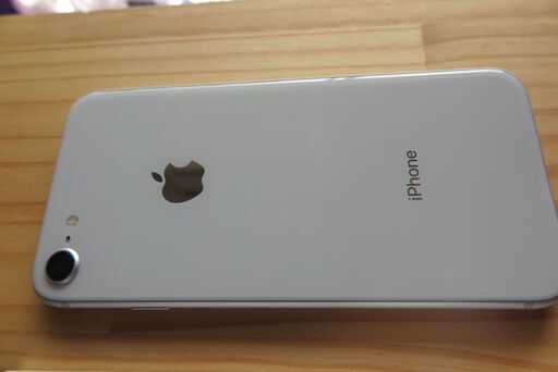 美品 iPhone8 256gb シルバー au版SIMフリー 付属品未使用