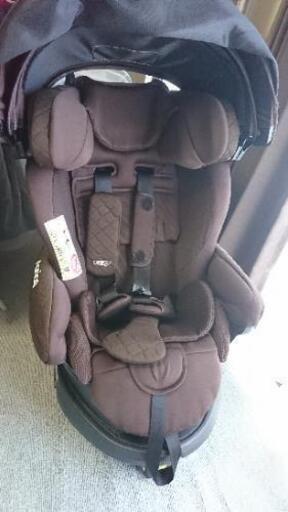 Apricaチャイルドシート\nフラディアグロウ ISOFIX