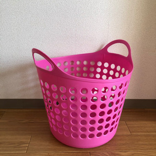 【決まりました】洗濯カゴ　ピンク