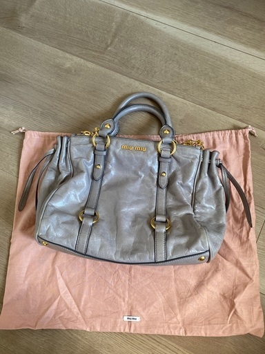 miu miu レザーバッグ