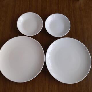 【11/10まで】白いお皿　大2、小2、計4枚セット