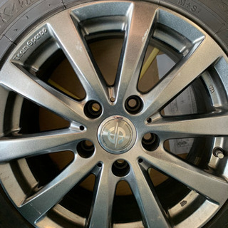 スタッドレスタイヤ　ホイールセット　16インチ　バリ溝