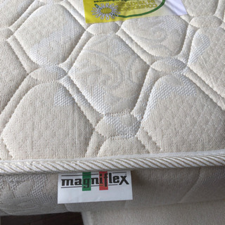 値下げしました。マニフレックス モデル246 ダブル　ほぼ未使用